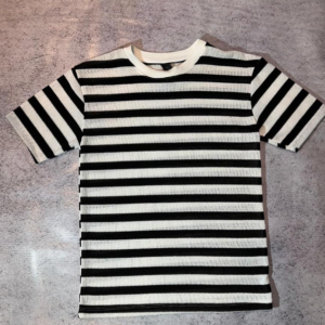 Remera Hilo Blanca con rayas negras - 3 CUOTAS SIN INTERES - cod 154