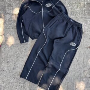 Conjunto campera y pantalon frizado color negro