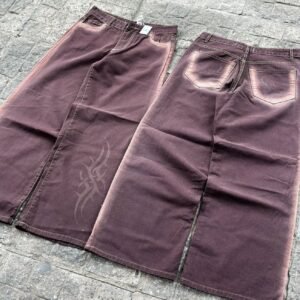 Jeans baggy estampado adelante y en bolsillo trasero color marron