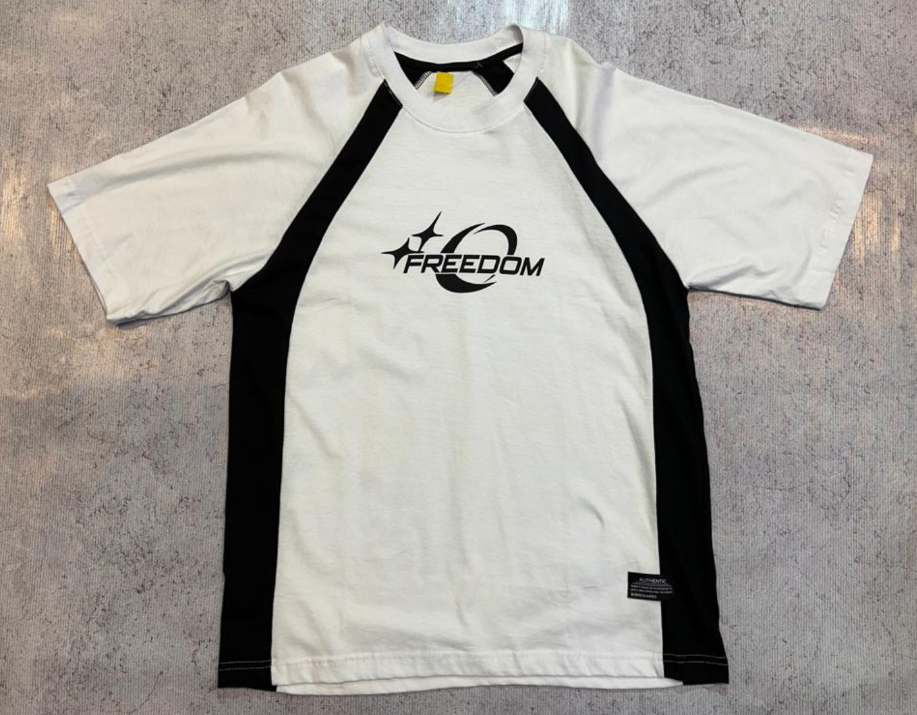 Remera blanca FREDOM - 3 cuotas sin interes 139