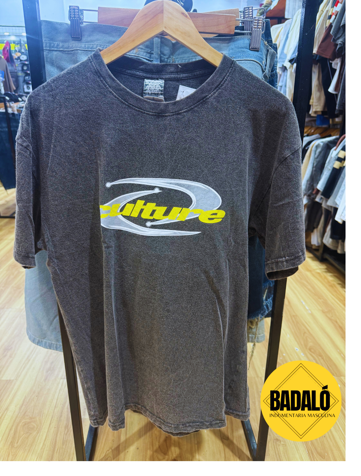 Remera Culture Negra nevada algodon