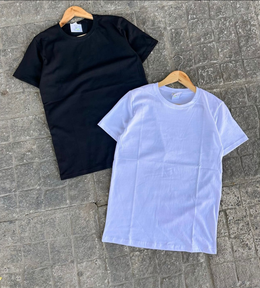 Remera Lisa Slim color blanco y negro