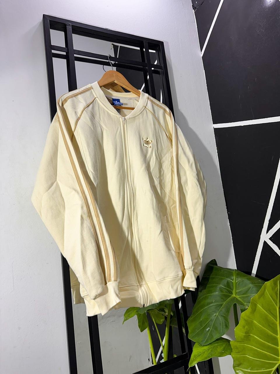 Campera blanco con beige sst adidas