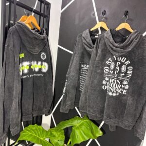 Buzo nevado con capucha y estampa/ COD 275