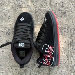 Zapatilla DC negro/ rojo/ COD 372