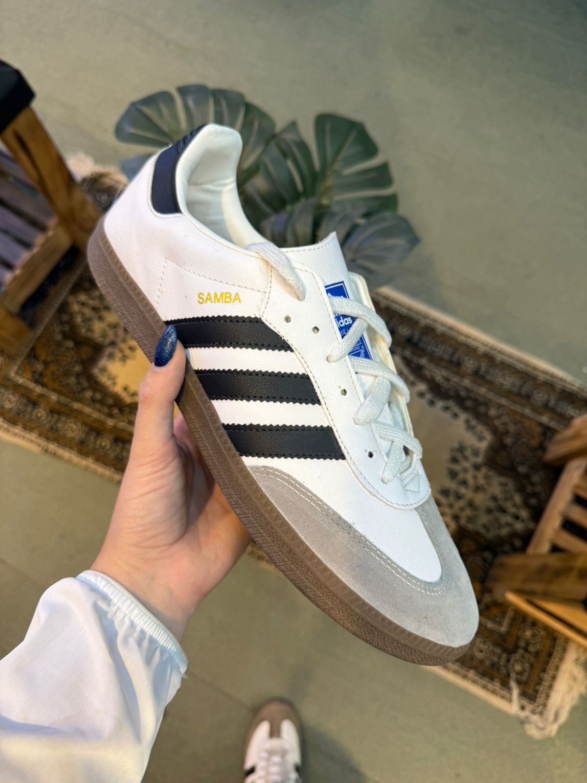 Zapatilla blanca suela marrón/COD 377